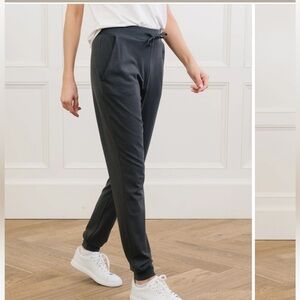 Cozy Earth charcoal grey brushed bamboo jogger pants size M